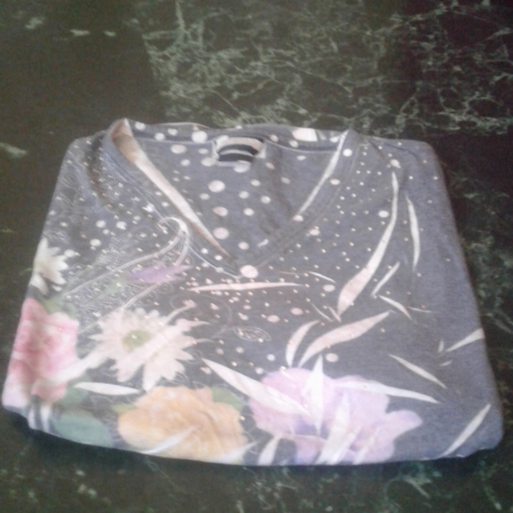 V-short sleeve